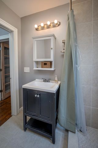 125 E Lawrence Avenue, Royal Oak City, MI 48073