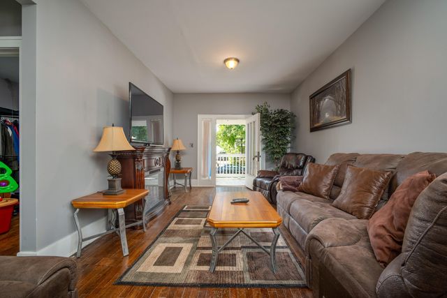 125 E Lawrence Avenue, Royal Oak City, MI 48073