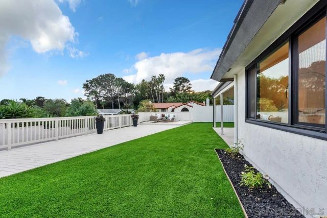 2105 Harbour Heights Rd, San Diego, CA 92109