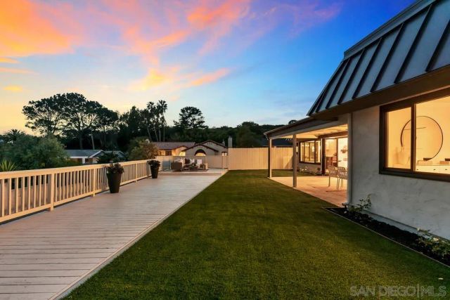 2105 Harbour Heights Rd, San Diego, CA 92109