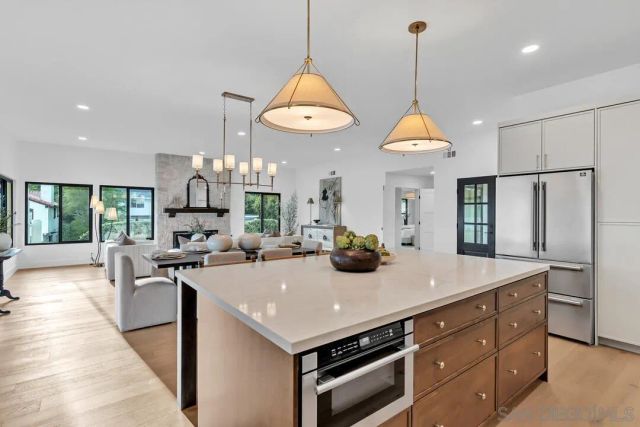 2105 Harbour Heights Rd, San Diego, CA 92109