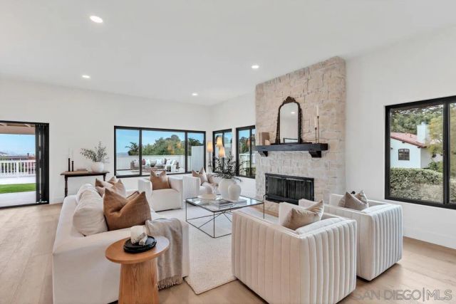 2105 Harbour Heights Rd, San Diego, CA 92109