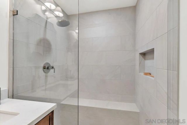 2105 Harbour Heights Rd, San Diego, CA 92109