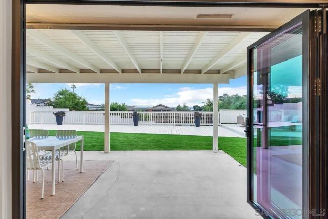 2105 Harbour Heights Rd, San Diego, CA 92109