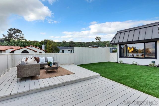 2105 Harbour Heights Rd, San Diego, CA 92109