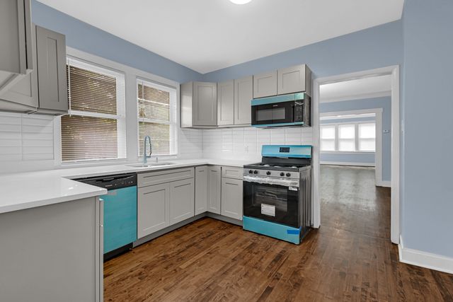 10243 S Parnell Avenue, Chicago, IL 60628
