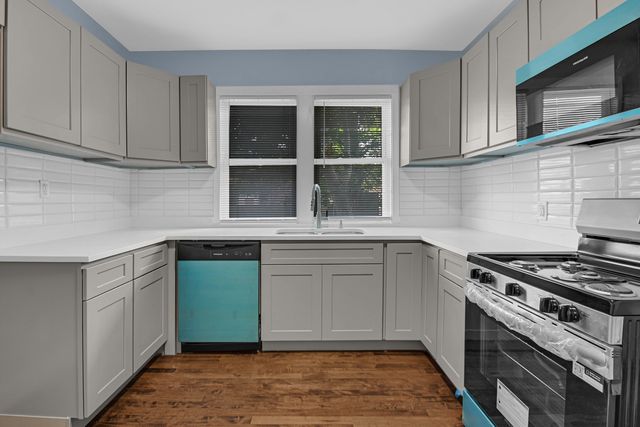 10243 S Parnell Avenue, Chicago, IL 60628