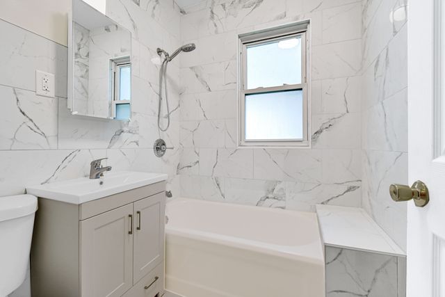 10243 S Parnell Avenue, Chicago, IL 60628