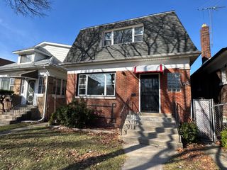 7812 S Paxton Avenue, Chicago, IL 60649