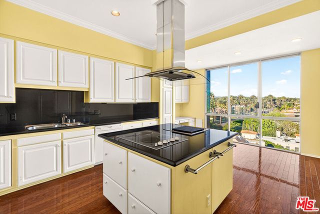 515 Ocean Avenue NPH B, Santa Monica, CA 90402