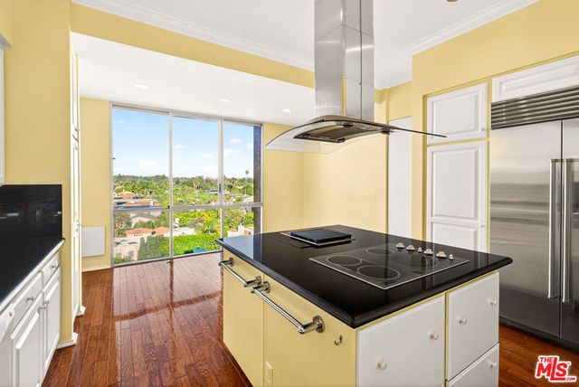 515 Ocean Avenue NPH B, Santa Monica, CA 90402