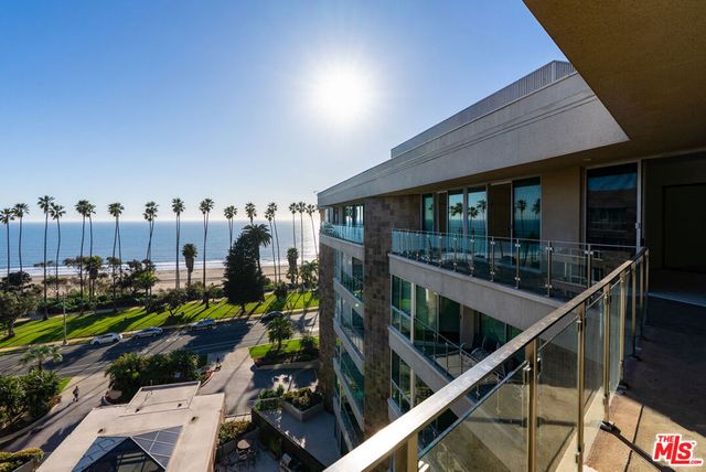 515 Ocean Avenue NPH B, Santa Monica, CA 90402