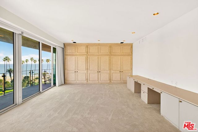 515 Ocean Avenue NPH B, Santa Monica, CA 90402