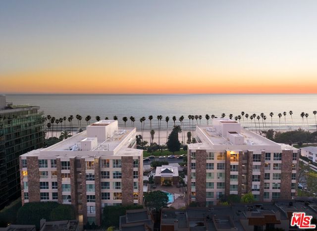 515 Ocean Avenue NPH B, Santa Monica, CA 90402