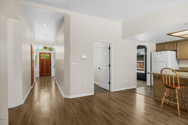 1403 Larson Creek Drive, Medford, OR 97504