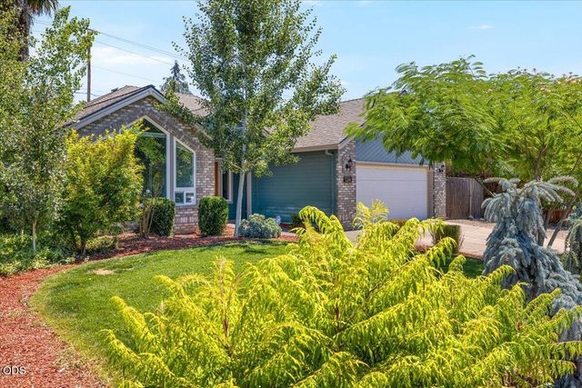 1403 Larson Creek Drive, Medford, OR 97504