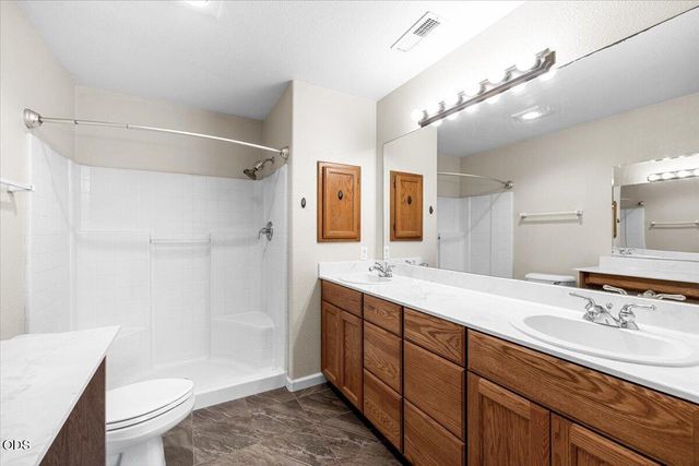 1403 Larson Creek Drive, Medford, OR 97504