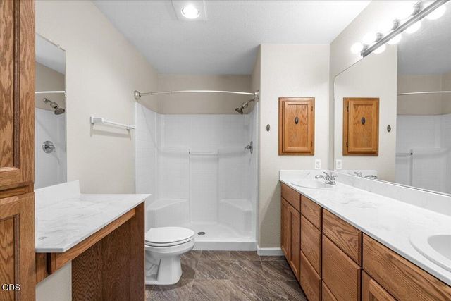 1403 Larson Creek Drive, Medford, OR 97504