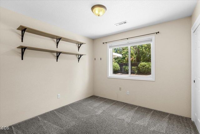 1403 Larson Creek Drive, Medford, OR 97504