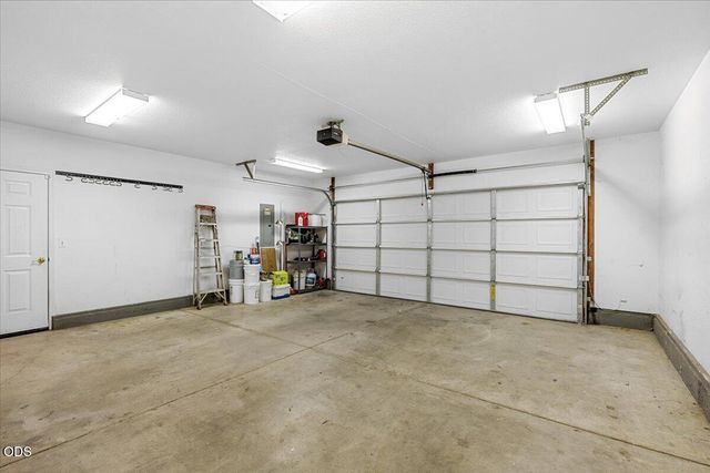 1403 Larson Creek Drive, Medford, OR 97504