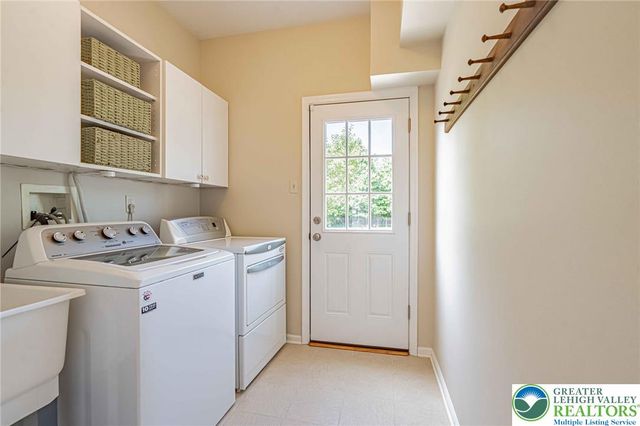 5090 Adriana Court, Upper Saucon Twp, PA 18034