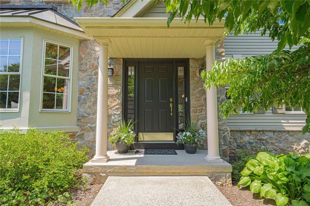 5090 Adriana Court, Upper Saucon Twp, PA 18034