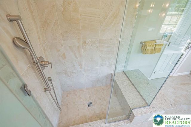 5090 Adriana Court, Upper Saucon Twp, PA 18034