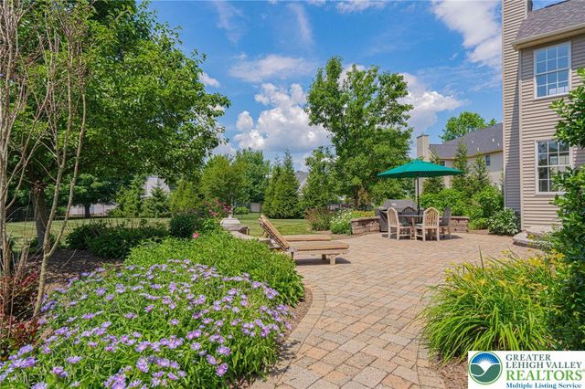 5090 Adriana Court, Upper Saucon Twp, PA 18034