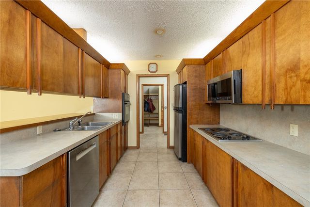 2369 N Yorkwood Drive, Fayetteville, AR 72703