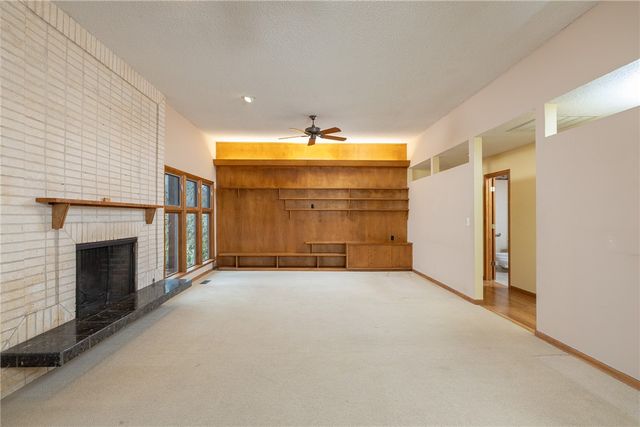 2369 N Yorkwood Drive, Fayetteville, AR 72703