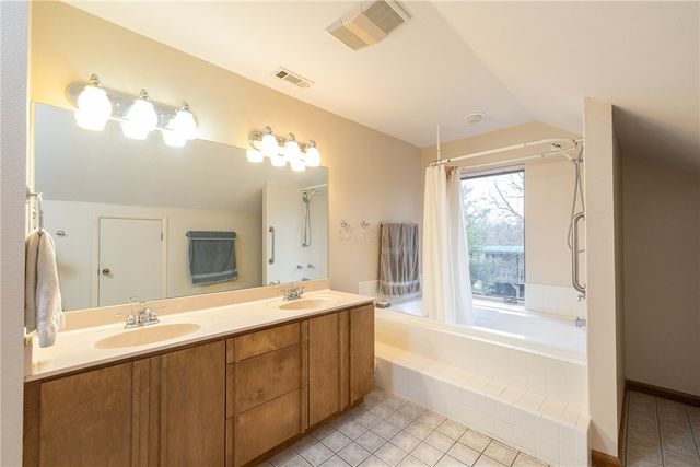 2369 N Yorkwood Drive, Fayetteville, AR 72703