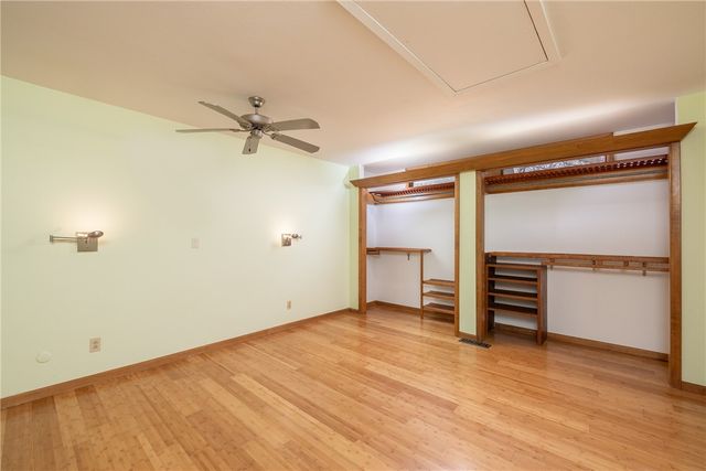 2369 N Yorkwood Drive, Fayetteville, AR 72703