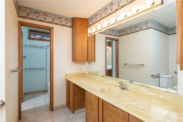 2369 N Yorkwood Drive, Fayetteville, AR 72703