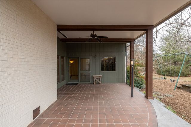 2369 N Yorkwood Drive, Fayetteville, AR 72703