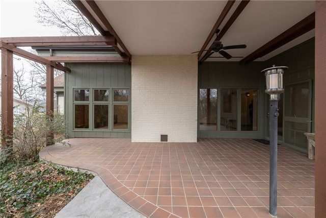 2369 N Yorkwood Drive, Fayetteville, AR 72703