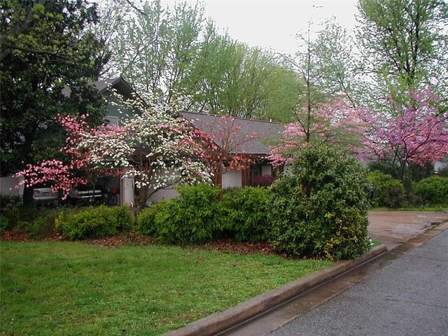 2369 N Yorkwood Drive, Fayetteville, AR 72703