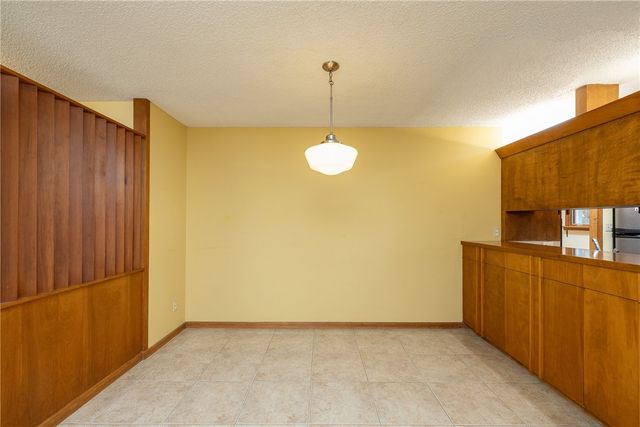 2369 N Yorkwood Drive, Fayetteville, AR 72703