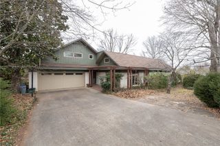 2369 N Yorkwood Drive, Fayetteville, AR 72703