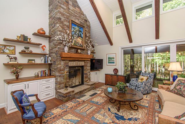 5600 Mount Tabor RD, Catawba, VA 24070