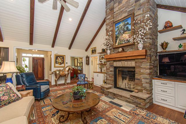 5600 Mount Tabor RD, Catawba, VA 24070