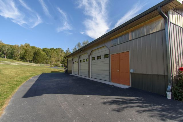 5600 Mount Tabor RD, Catawba, VA 24070