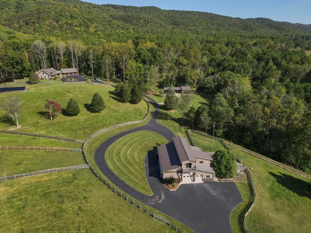 5600 Mount Tabor RD, Catawba, VA 24070