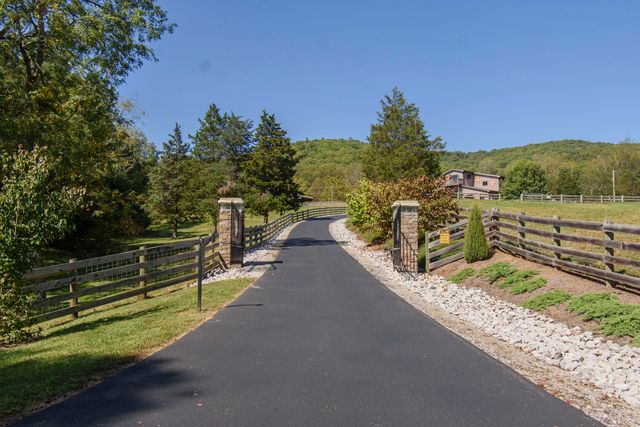 5600 Mount Tabor RD, Catawba, VA 24070