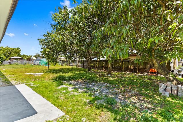 12035 SW 214th Terrace, Miami, FL 33177