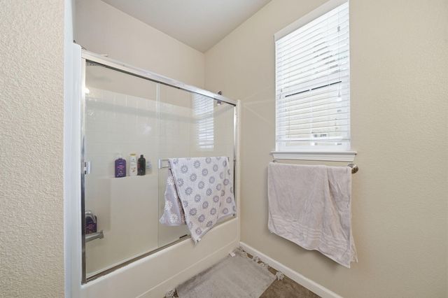 653 Mission De Oro Drive, Redding, CA 96003