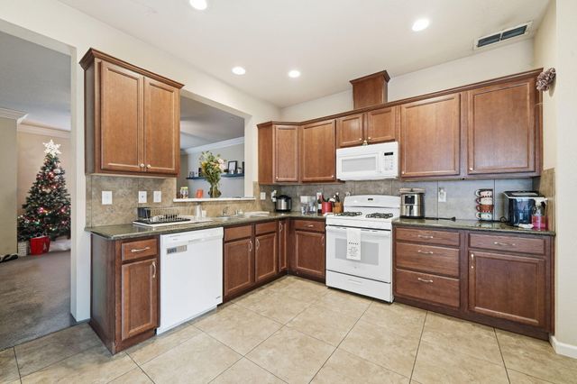 653 Mission De Oro Drive, Redding, CA 96003