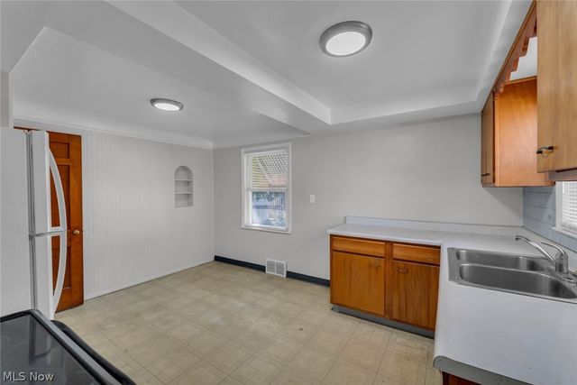 226 E 242nd Street, Euclid, OH 44123