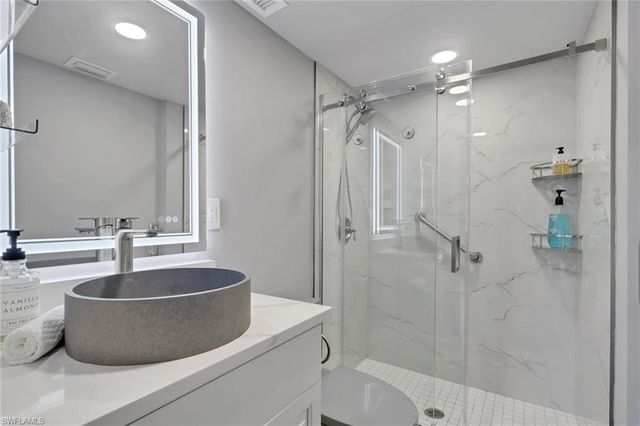 3 Bluebill AVE 107, Naples, FL 34108