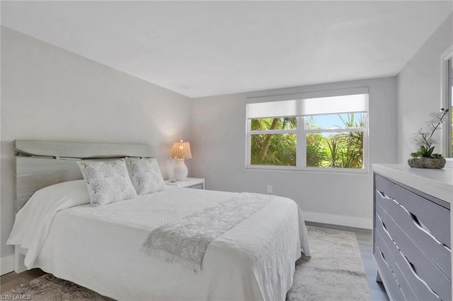 3 Bluebill AVE 107, Naples, FL 34108