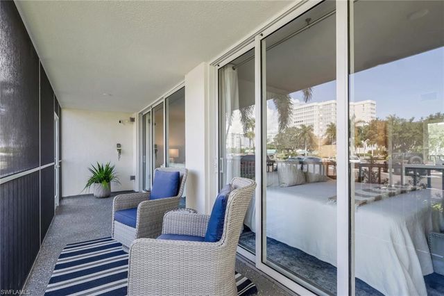 3 Bluebill AVE 107, Naples, FL 34108